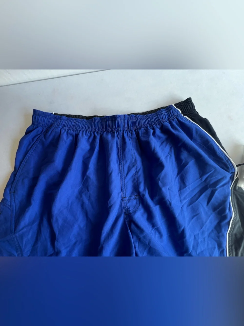 SPEEDO MEN’S TRUNKS SIZE XL ROYAL BLUE/BLACK COLORBLOCK DESIGN WATERPROOF POCKET